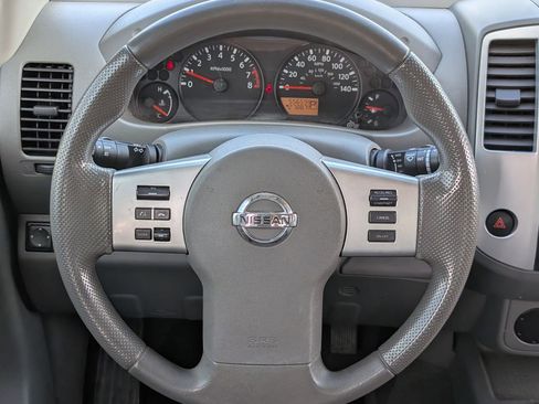 Certified 2020 Nissan Frontier SV w/ Midnight Edition Floor Mats RWD image 11