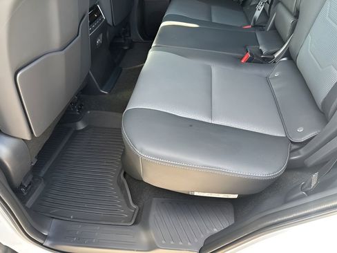 Used 2024 Lexus GX 550 550 Luxury w/ Accessory Package (Z1) image 18