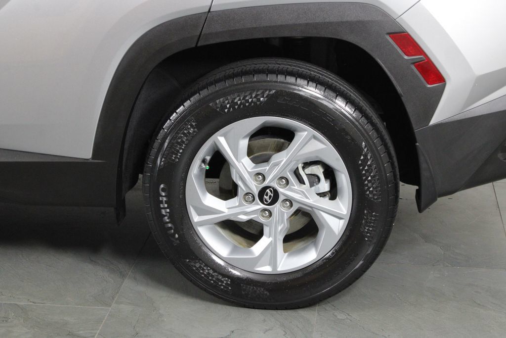 Certified 2023 Hyundai Tucson SE w/ Cargo Package AWD/4WD image 15