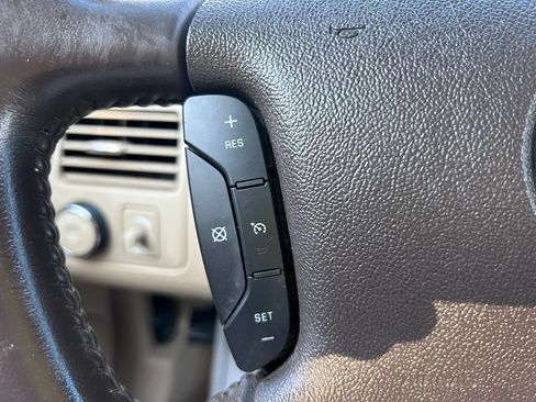 Used 2011 Buick Lucerne CX FWD image 35