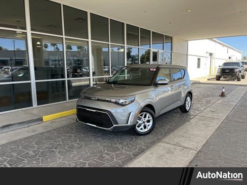 Used 2025 Kia Soul LX w/ LX Technology Package image 1