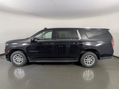 Used 2022 Chevrolet Suburban LT image 5