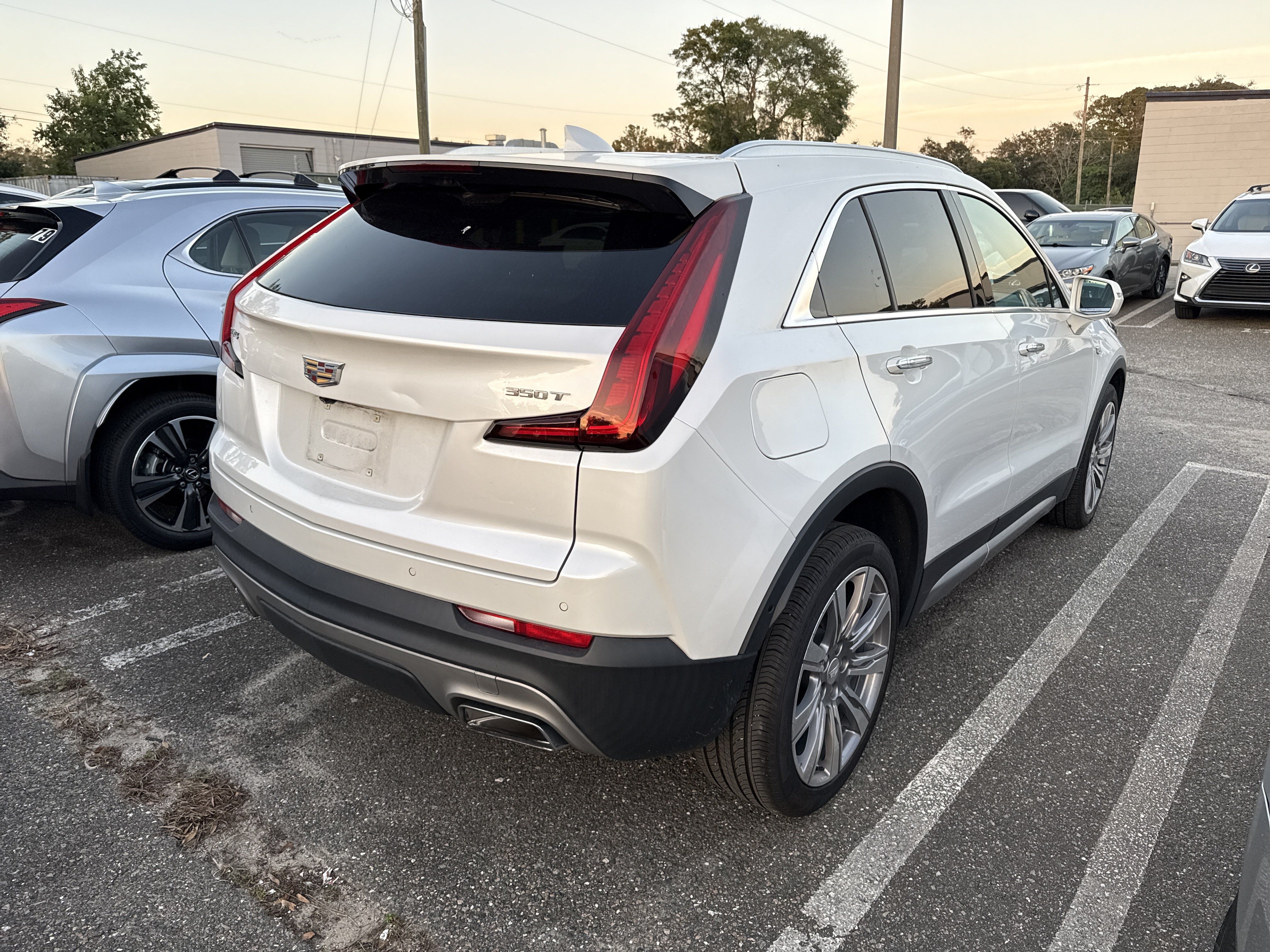 Used 2020 Cadillac XT4 Premium Luxury FWD image 4