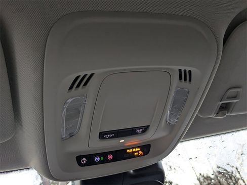 Used 2023 Buick Envision Preferred w/ Premium Seat Package image 21