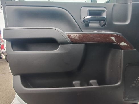 Used 2015 RAM 2500 Tradesman w/ Chrome Appearance Group image 14