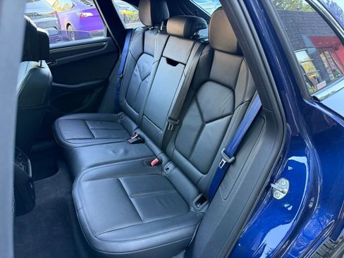 Used 2023 Porsche Macan Turbo image 32