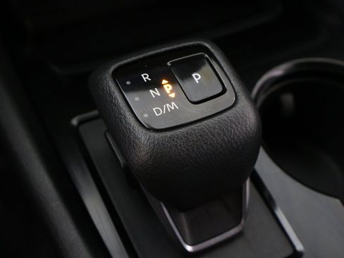 Used 2023 Nissan Rogue S image 42