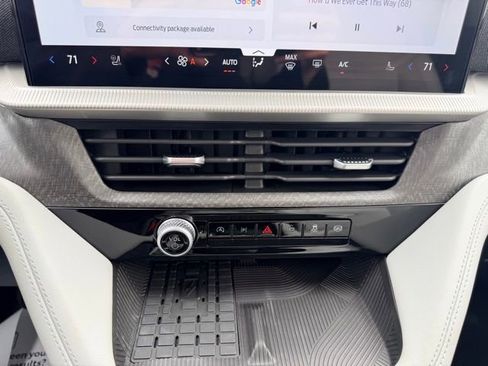 Used 2025 Ford Explorer Platinum w/ Ultimate Package image 28