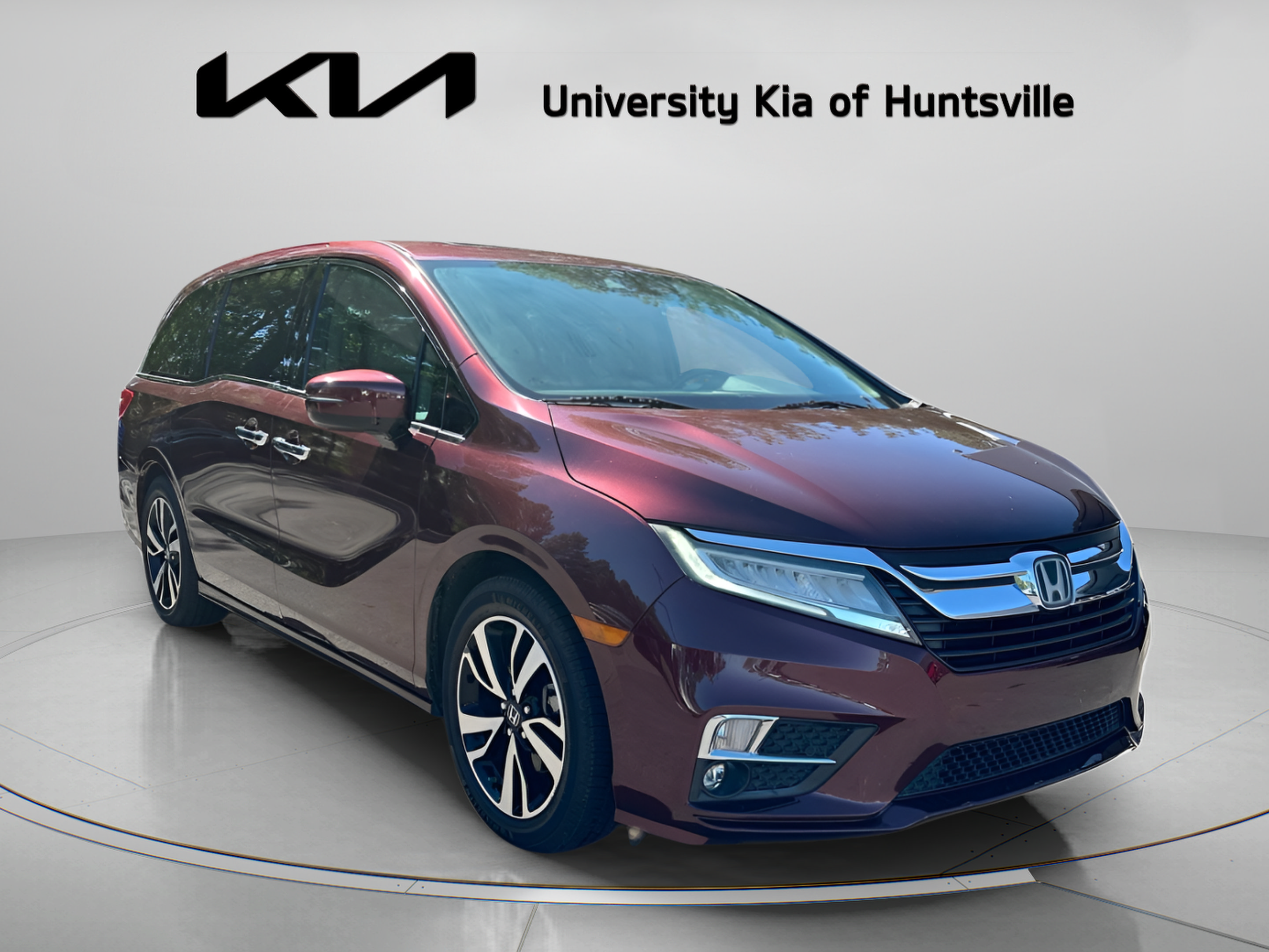 Used 2018 Honda Odyssey Elite image 2