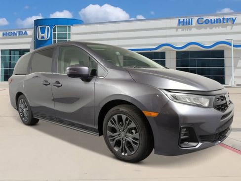 New 2026 Honda Odyssey Touring image 5