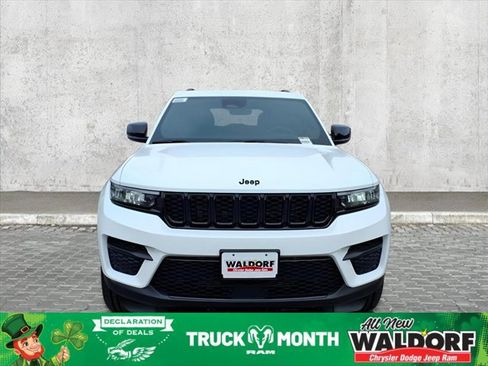 New 2025 Jeep Grand Cherokee 4WD image 8