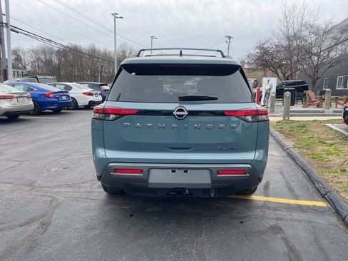 New 2026 Nissan Pathfinder SL image 5