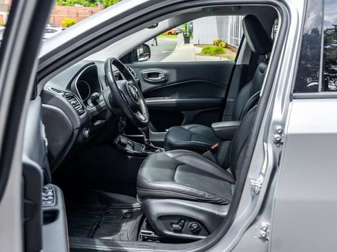 Used 2019 Jeep Compass Limited AWD/4WD image 24