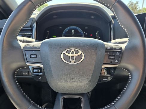 Used 2025 Toyota Camry SE image 20