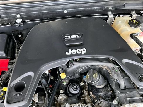 Used 2019 Jeep Wrangler Unlimited Sport S AWD/4WD image 31