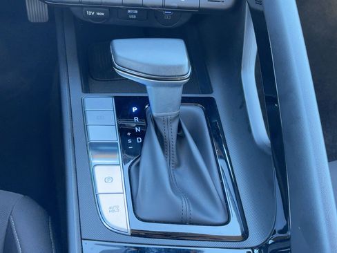 Used 2025 Hyundai Elantra SEL image 27