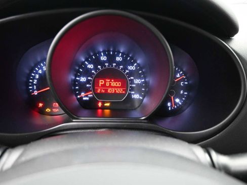 Used 2017 Kia Soul + image 16