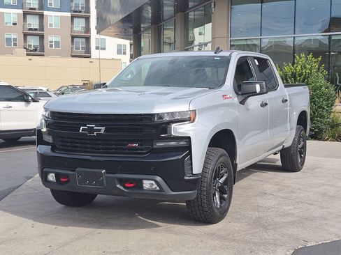 Used 2021 Chevrolet Silverado 1500 LT Trail Boss w/ Convenience Package II AWD/4WD image 9