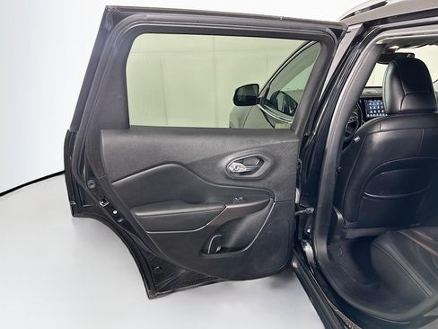 Used 2021 Jeep Cherokee Limited AWD/4WD image 26