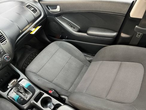 Used 2018 Kia Forte LX w/ LX Rear Camera Package FWD image 17