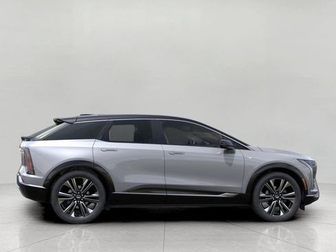 New 2026 Cadillac Optiq Luxury 2 image 5
