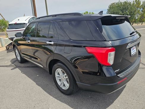 Used 2023 Ford Explorer XLT w/ Equipment Group 202A RWD image 3
