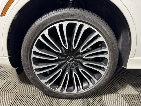 Certified 2023 Lincoln Aviator Black Label w/ Dynamic Handling Package AWD/4WD image 11