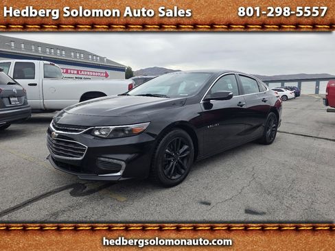 Used 2017 Chevrolet Malibu LT FWD image 1
