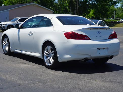 Used 2010 INFINITI G37 Convertible w/ Premium Pkg RWD image 7