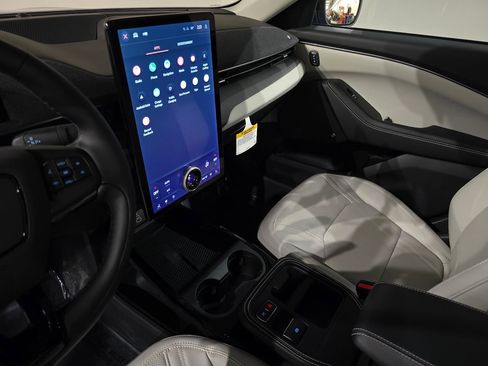 New 2025 Ford Mustang Mach-E Premium image 25