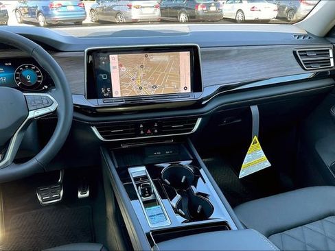 New 2025 Volkswagen Atlas SEL Premium R-Line image 8