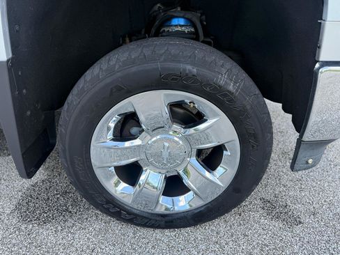 Used 2015 Chevrolet Silverado 1500 LTZ Z71 w/ LTZ Plus Package AWD/4WD image 40