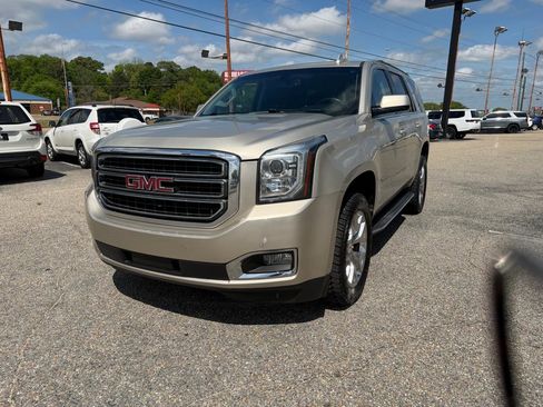 Used 2017 GMC Yukon SLE w/ SLE Value Package AWD/4WD image 9