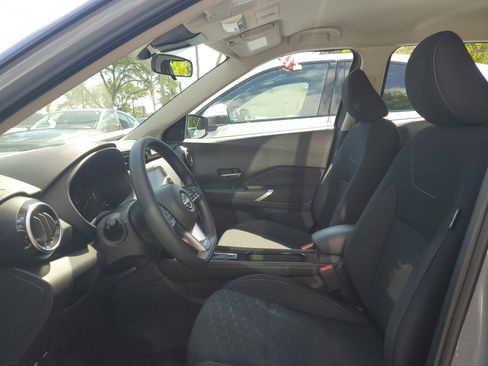 Certified 2024 Nissan Kicks SV image 8