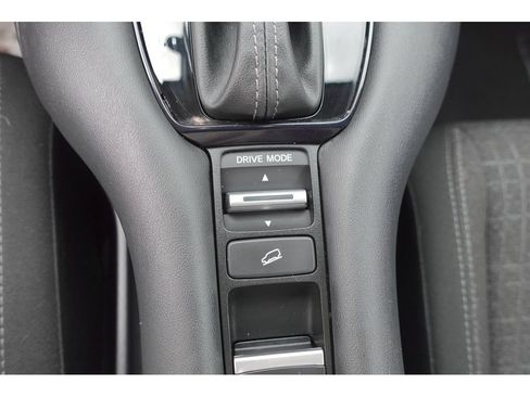 Used 2025 Honda HR-V LX image 21