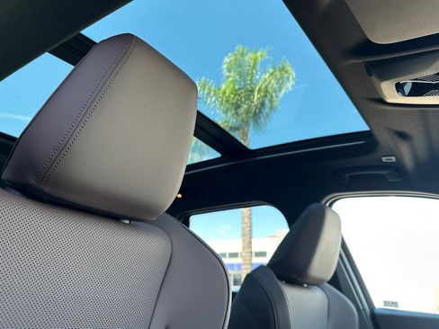 Used 2025 BMW X1 xDrive28i w/ Technology Package image 14