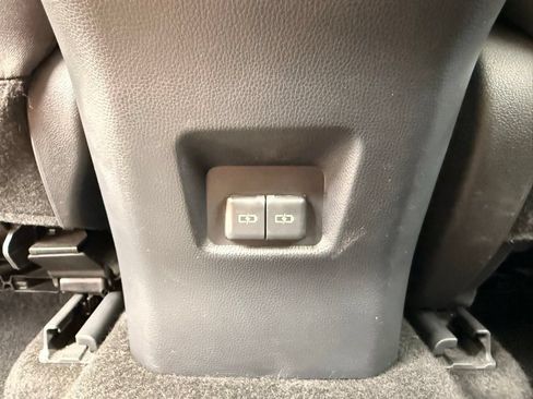 Used 2025 Toyota RAV4 XLE AWD/4WD image 24