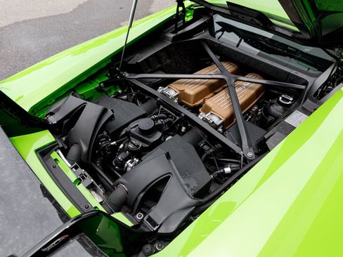 Used 2018 Lamborghini Huracan Performante AWD/4WD image 11