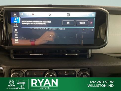 Used 2024 Jeep Gladiator Sport image 24