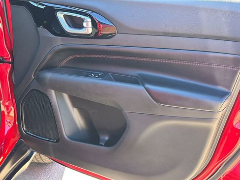 Used 2024 Jeep Compass Trailhawk image 14