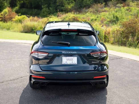 Used 2024 Maserati Levante Trofeo AWD/4WD image 6