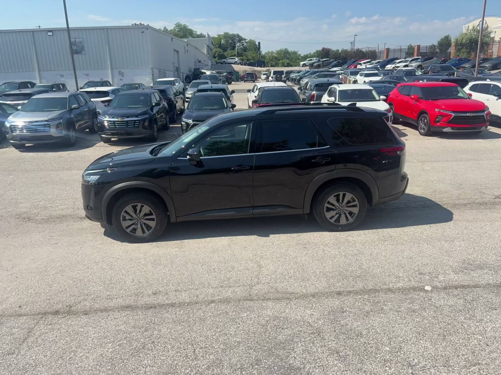Used 2026 Nissan Pathfinder SV FWD image 8