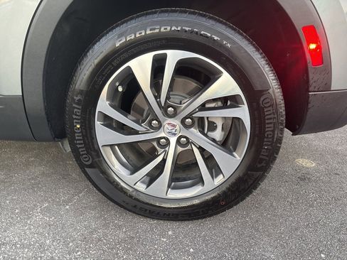 Used 2023 Buick Envision Essence image 11