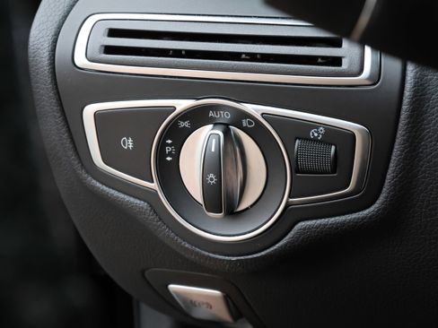 Used 2018 Mercedes-Benz C 300 4MATIC Sedan w/ Multimedia Package image 16