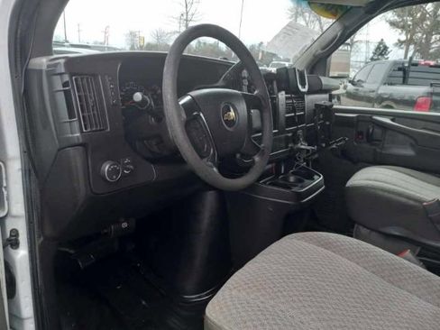 Used 2015 Chevrolet Express 3500 Extended image 8