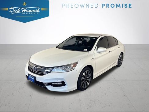 Used 2017 Honda Accord Touring image 1
