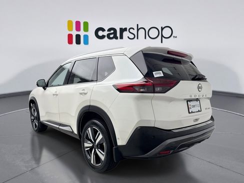 Used 2023 Nissan Rogue SL w/ SL Premium Package image 3
