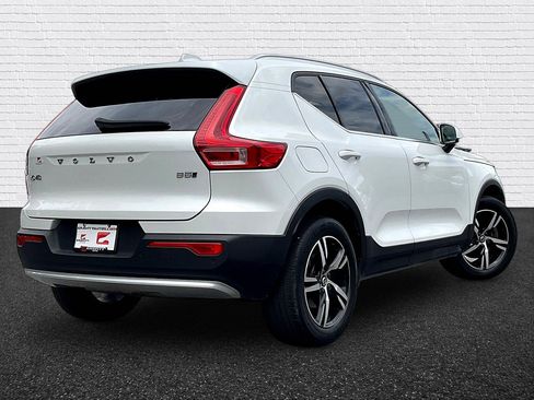 Used 2024 Volvo XC40 B5 Core AWD/4WD image 7