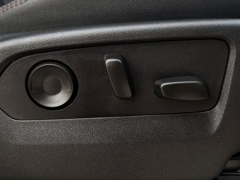 Used 2024 GMC Sierra 1500 AT4 w/ Technology Package image 29