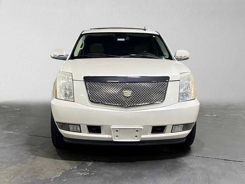 Used 2007 Cadillac Escalade AWD w/ Information Package image 8